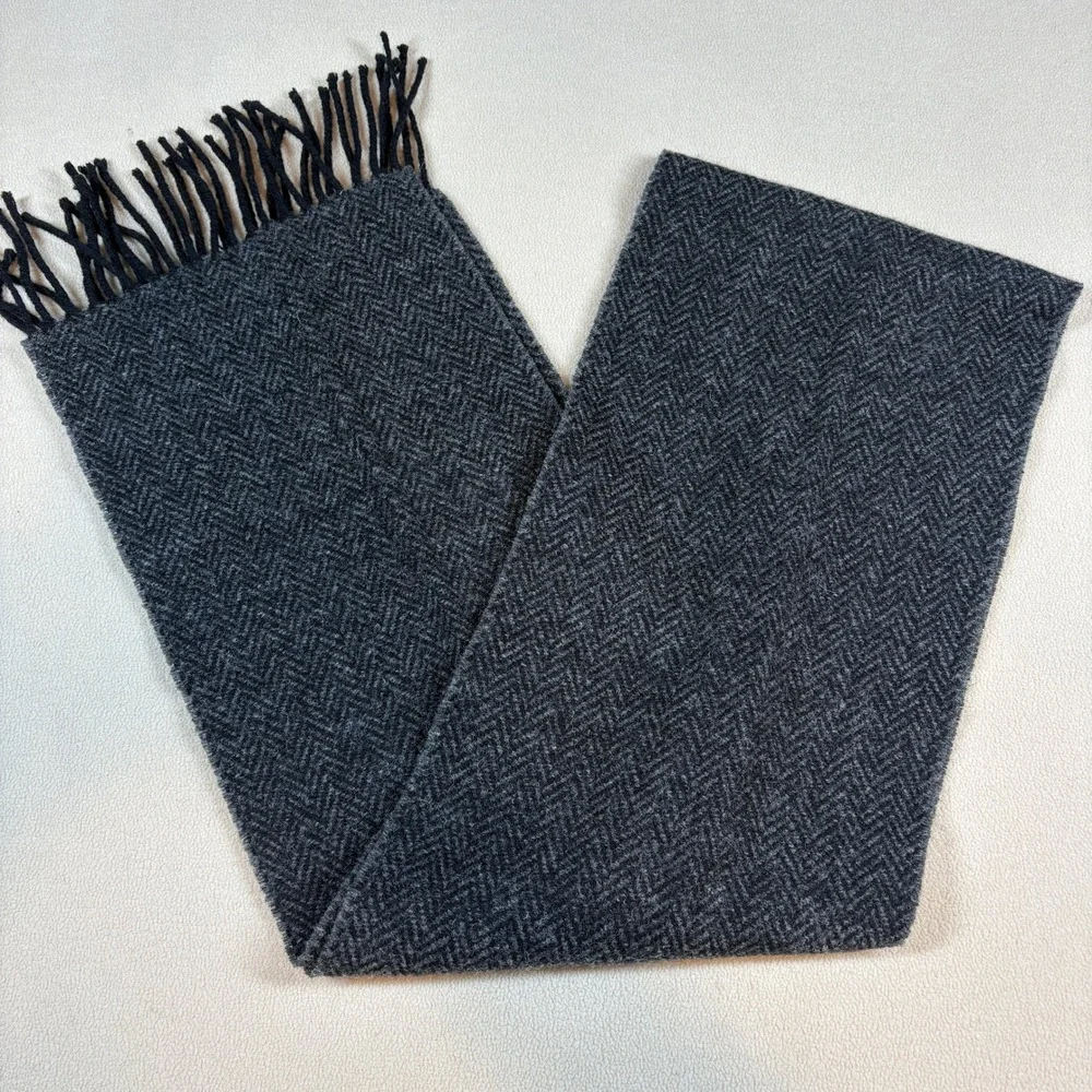 Studio Donegal Handwoven Tweed Scarf‎ Grey Herringbone Irish Wool Fringe Scarf